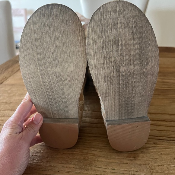 NWOT Joyfolie Lacey Boot in Rose - Picture 5 of 13